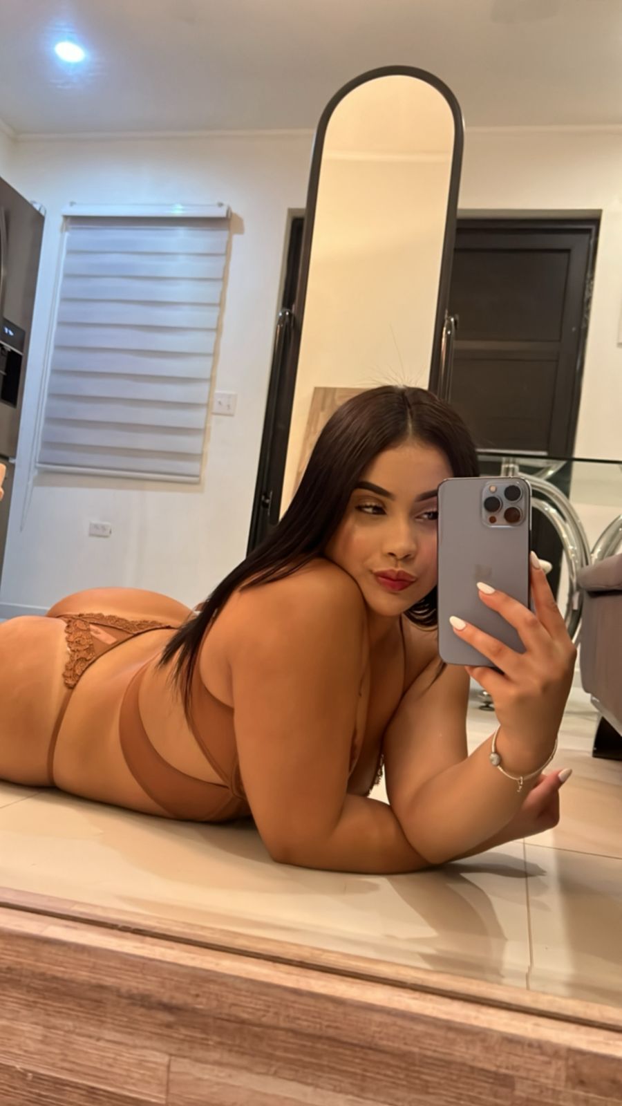 Dolls-of-Aruba-Escorts-LUNA