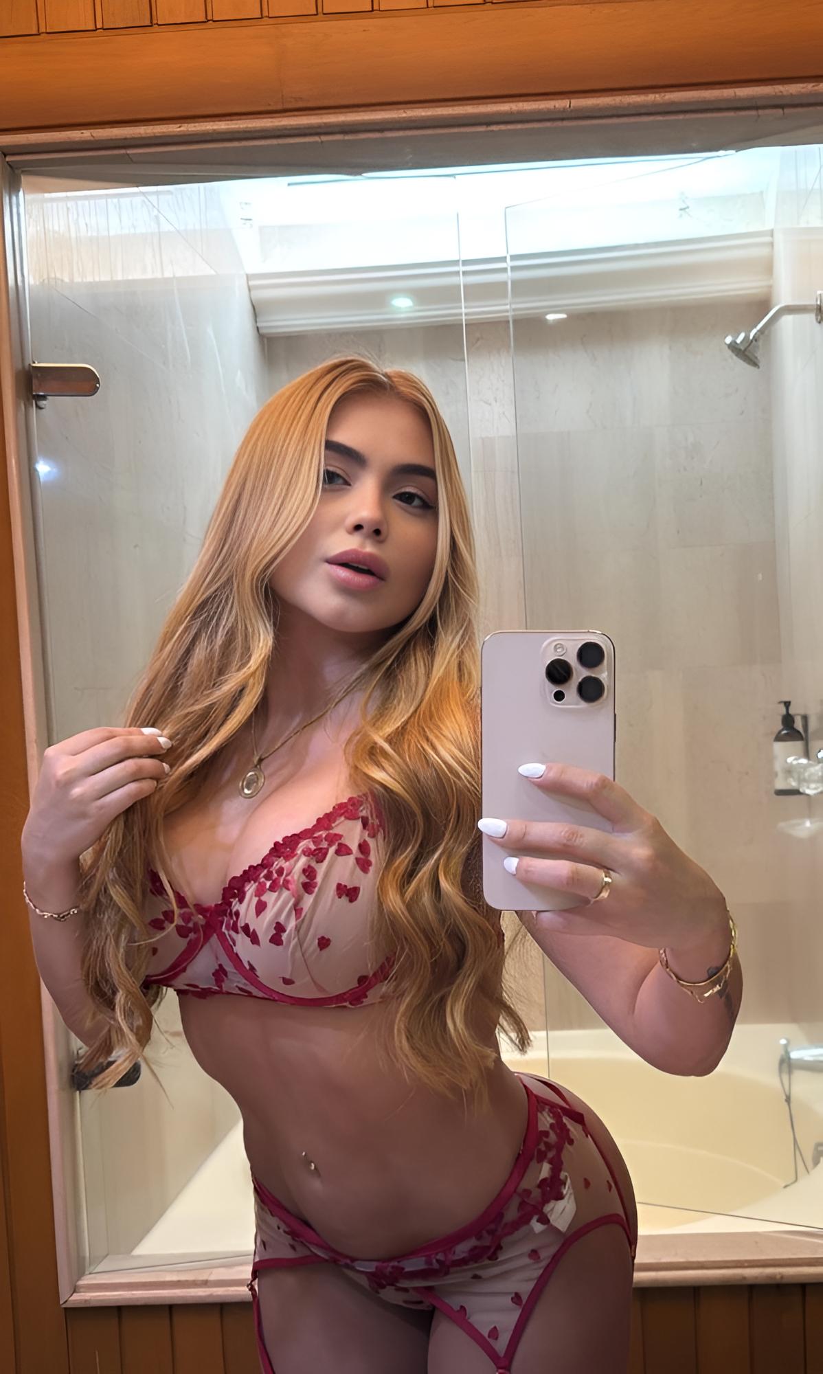 Dolls of Aruba Escorts - MANUELA